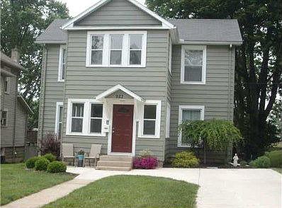 1st image of 923 N Main Ave