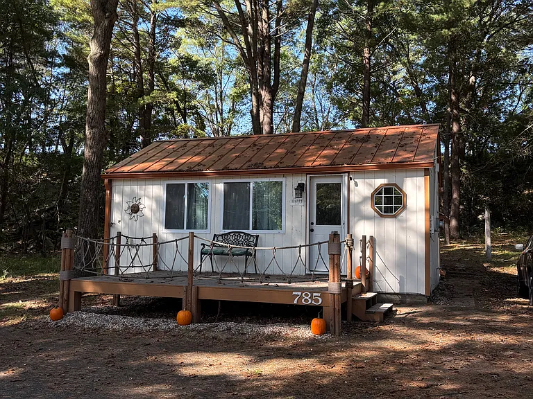 785 E Hiawatha Dr — Photo 1