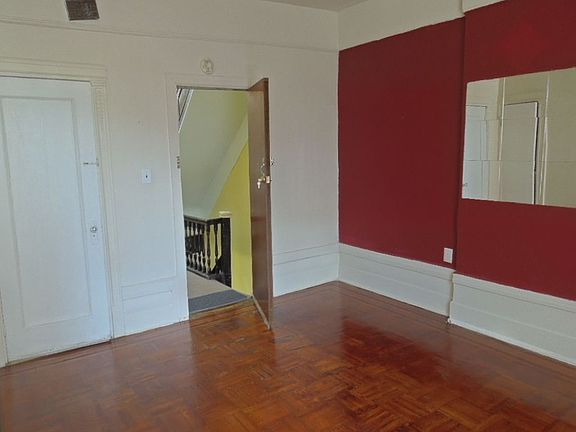 5th image of 287 New York Ave #3