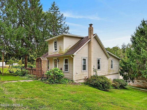 2nd image of 385 Spruce Hollow Rd