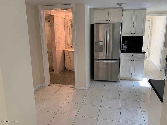 5th image of 408 Craig Ave Floor 1