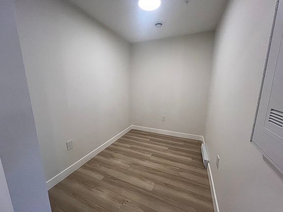 4th image of 15353 17th Ave #102
