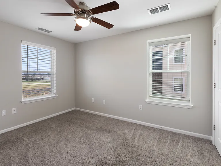 Gateway Pointe — Photo 21