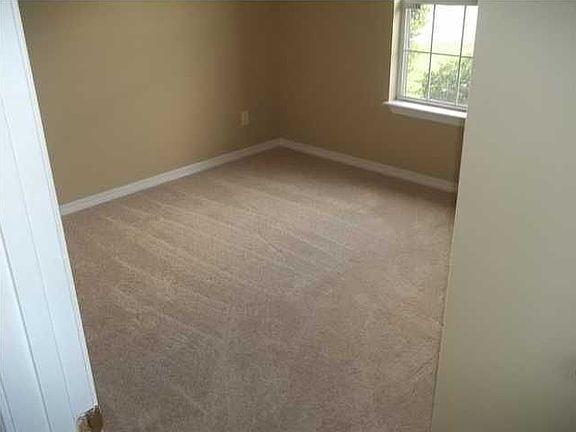 3rd image of 5531 Bellefield Dr N