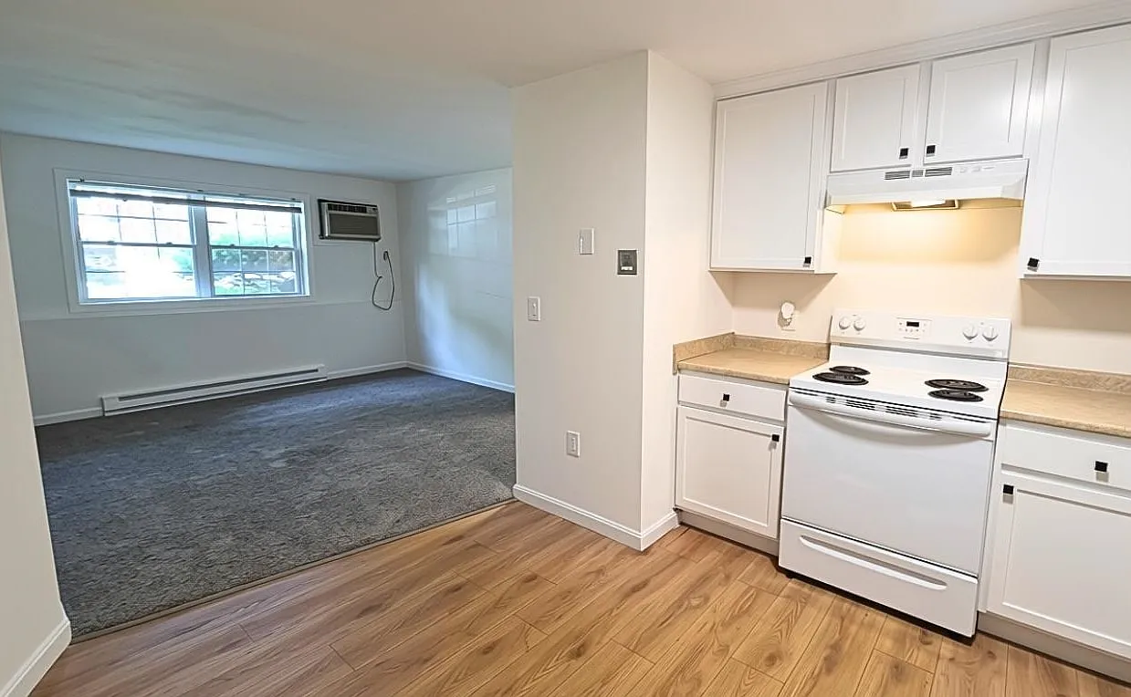 Morning Star Condominiums — Photo 1