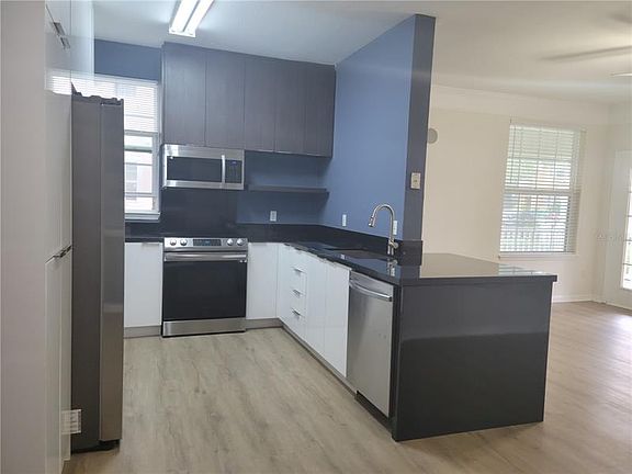 2nd image of 3302 Parkchester Square Blvd #102