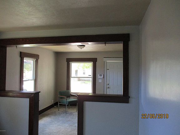 4th image of 118 Sharon Ave