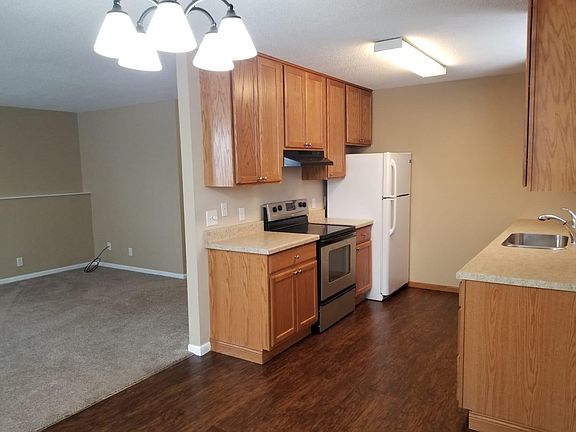 3rd image of 742 Great Plains Ct