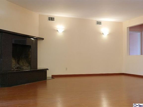 4th image of 10868 Wescott Ave
