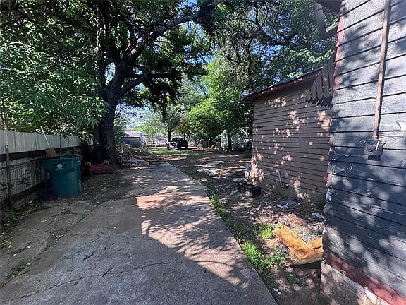 5th image of 2636 SW 26th St