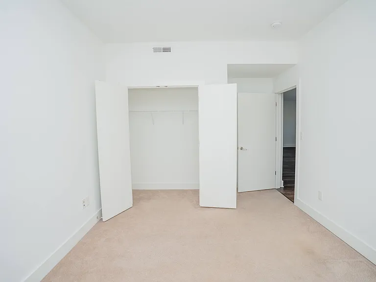 Riverside Village Apartments — Photo 96