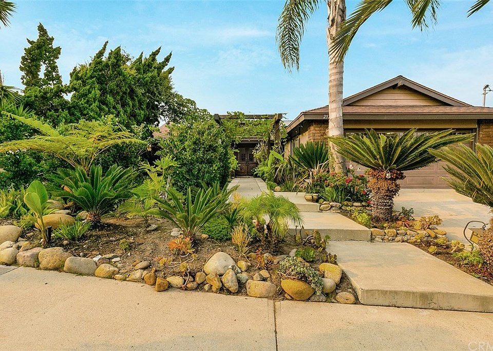 1st image of 25271 Tuna Dr
