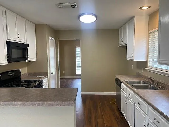 5906 Drenner Park Ln — Photo 8