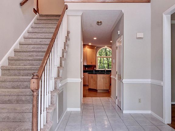 3rd image of 211 Rock Creek Ct