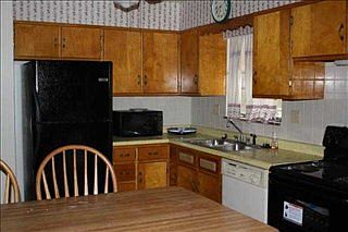 3rd image of 6 Marquis Dr