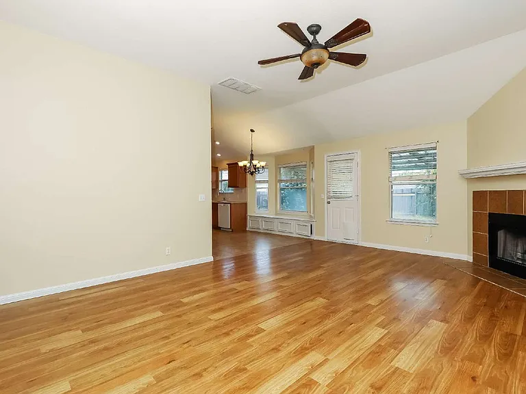 1561 Kenneys Way — Photo 5