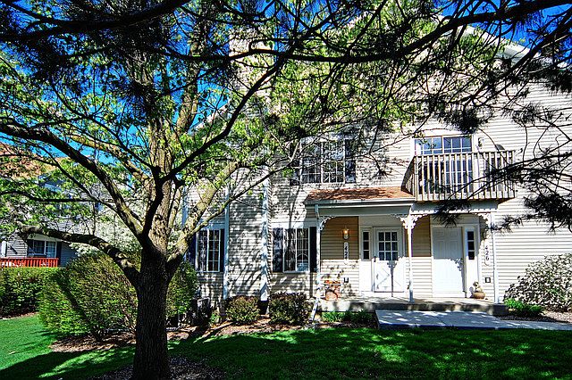 1st image of 424 Lowell Dr #424