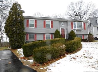 17 Adams Hts, Groton, CT 06340