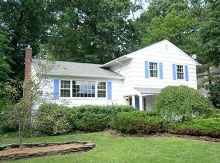 1 Linden Dr, Fair Haven, NJ 07704