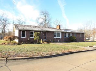 815 Ridge Dr, Perryville, MO 63775