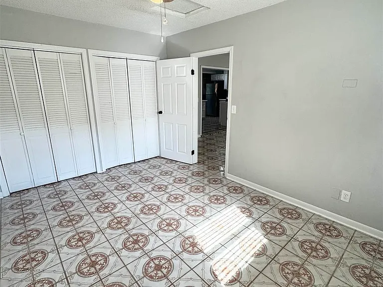 802 Blue Springs Dr — Photo 20
