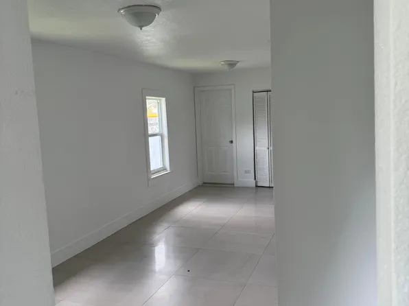 61 NW 53rd St, Miami, FL 33127