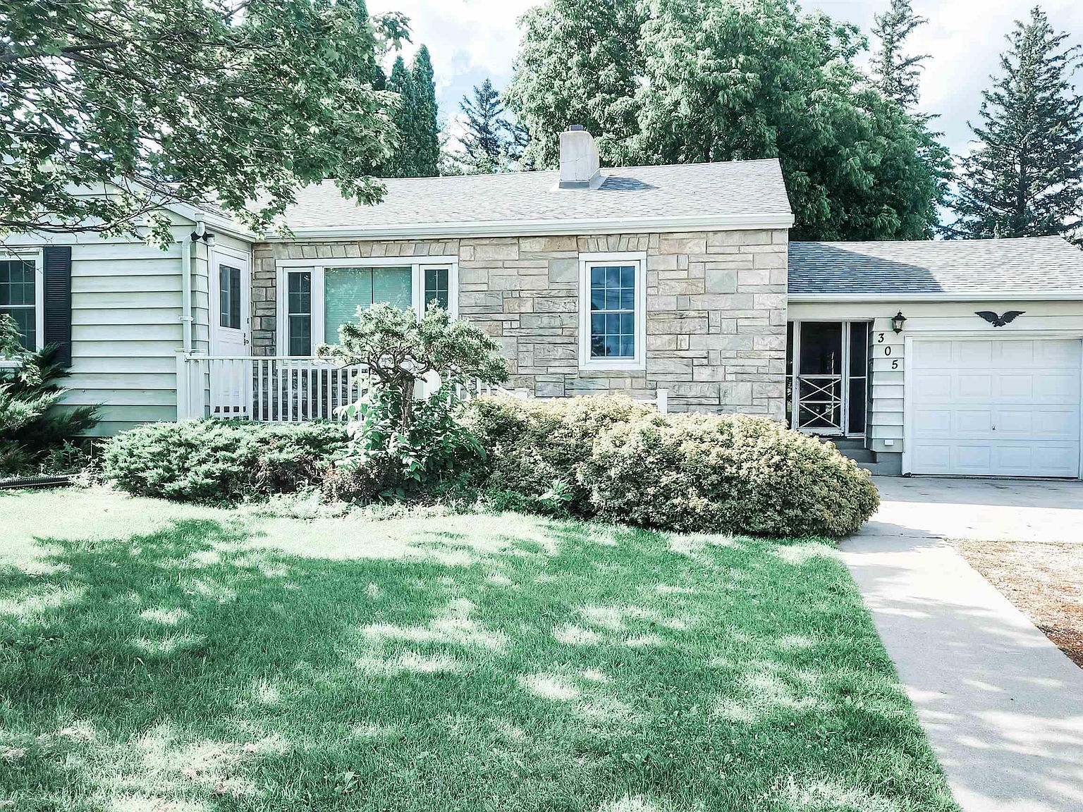 305 E Watson St, Garnavillo, IA 52049 Zillow