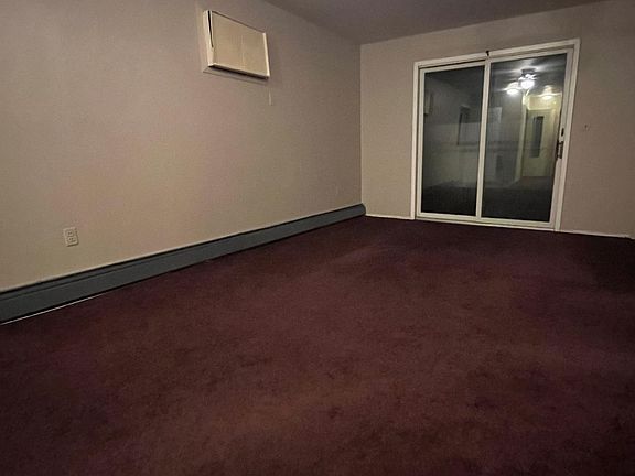 2nd image of 41 Oak Ln Floor 1