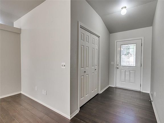 4th image of 925 Kenwood Dr