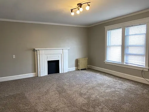 325 W Washington Ave Photo 1