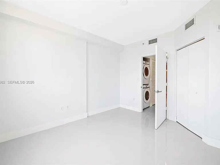 18800 NE 29th Ave #708 — Photo 23