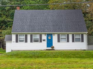 662 Maine Ave, Farmingdale, ME 04344