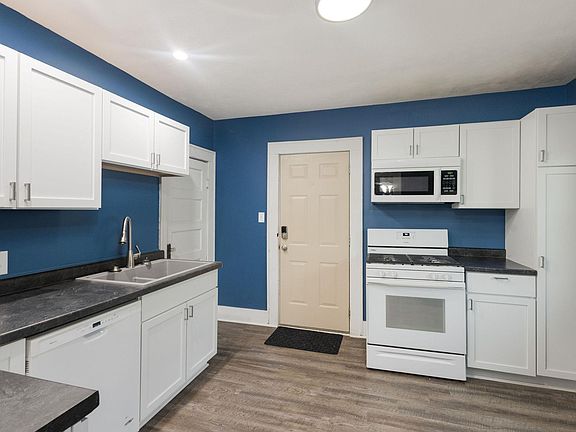5th image of 402 E Woodside St