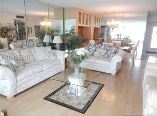 324 SE 10th St APT 201, Dania Beach, FL 33004