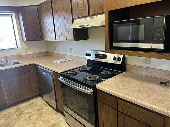 5th image of 3027 W Capital Ave Suite 5