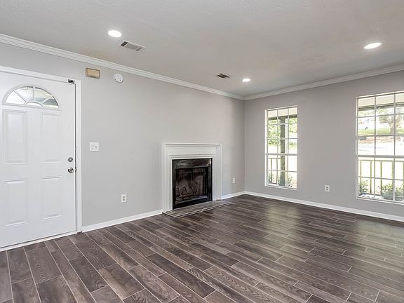 3rd image of 5044 Brittany Dr