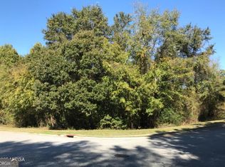 128 Oakview Club Dr, Macon, GA 31216