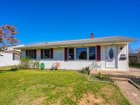 4th image of 135 Teatsworth Dr