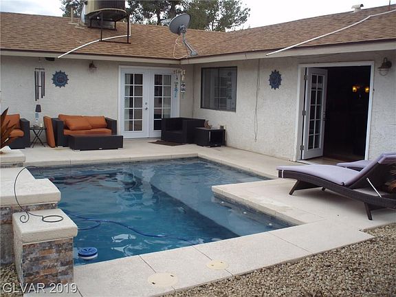 4th image of 2420 La Estrella St
