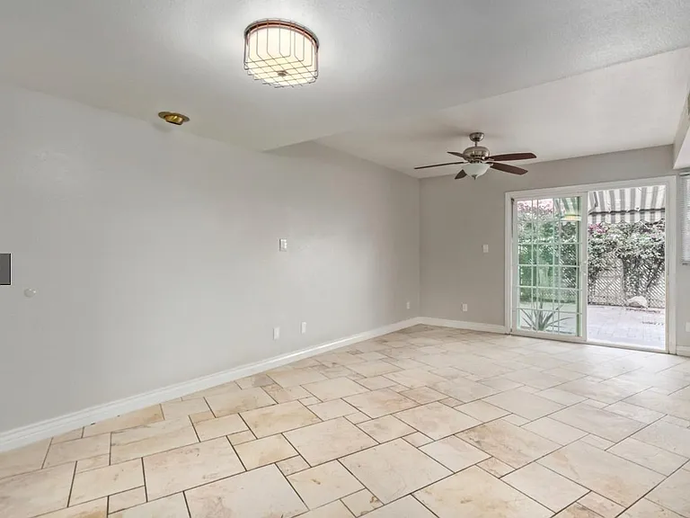5885 E Thomas Rd — Photo 10