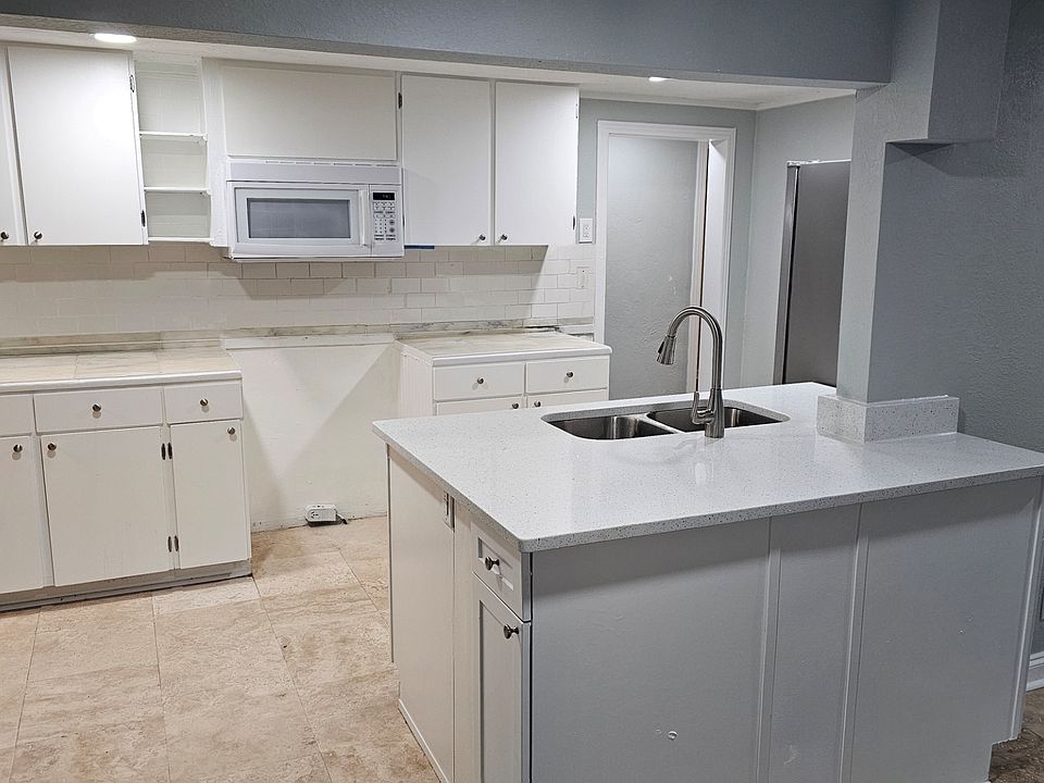 1st image of 2027 Nickerson Ln