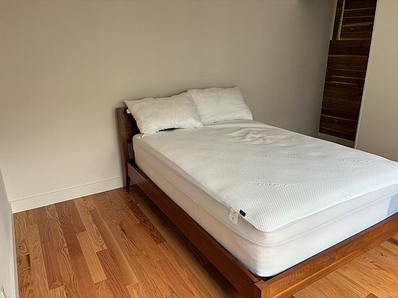 2nd image of 1919 Alameda De Las Pulgas APT 141