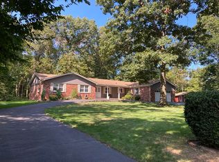 10 Honeysuckle Ln, KINNELON, NJ 07405