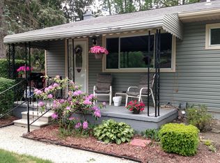 21051 Delaware St, Southfield, MI 48033