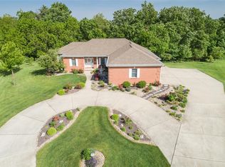 35 Silver Fox Ct, Highland, IL 62249