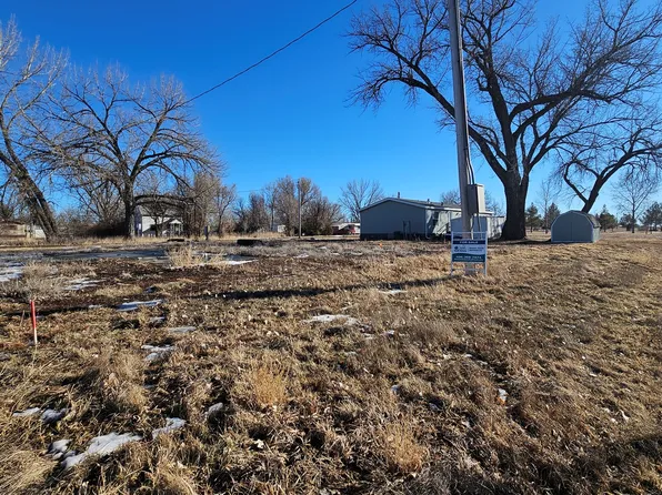 603 Wibaux St S, Wibaux, MT 59353