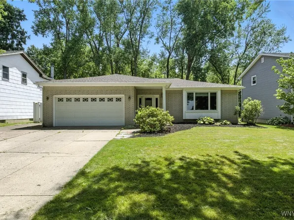 53 Christine Dr, Amherst, NY 14228