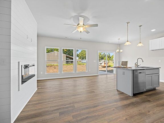 3rd image of 502 E Elizabeth St