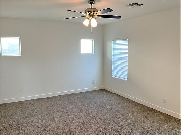 5th image of 16444 S 10th St