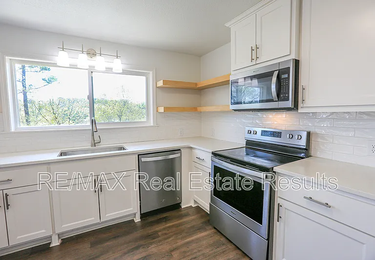 42 Hope Dr — Photo 13